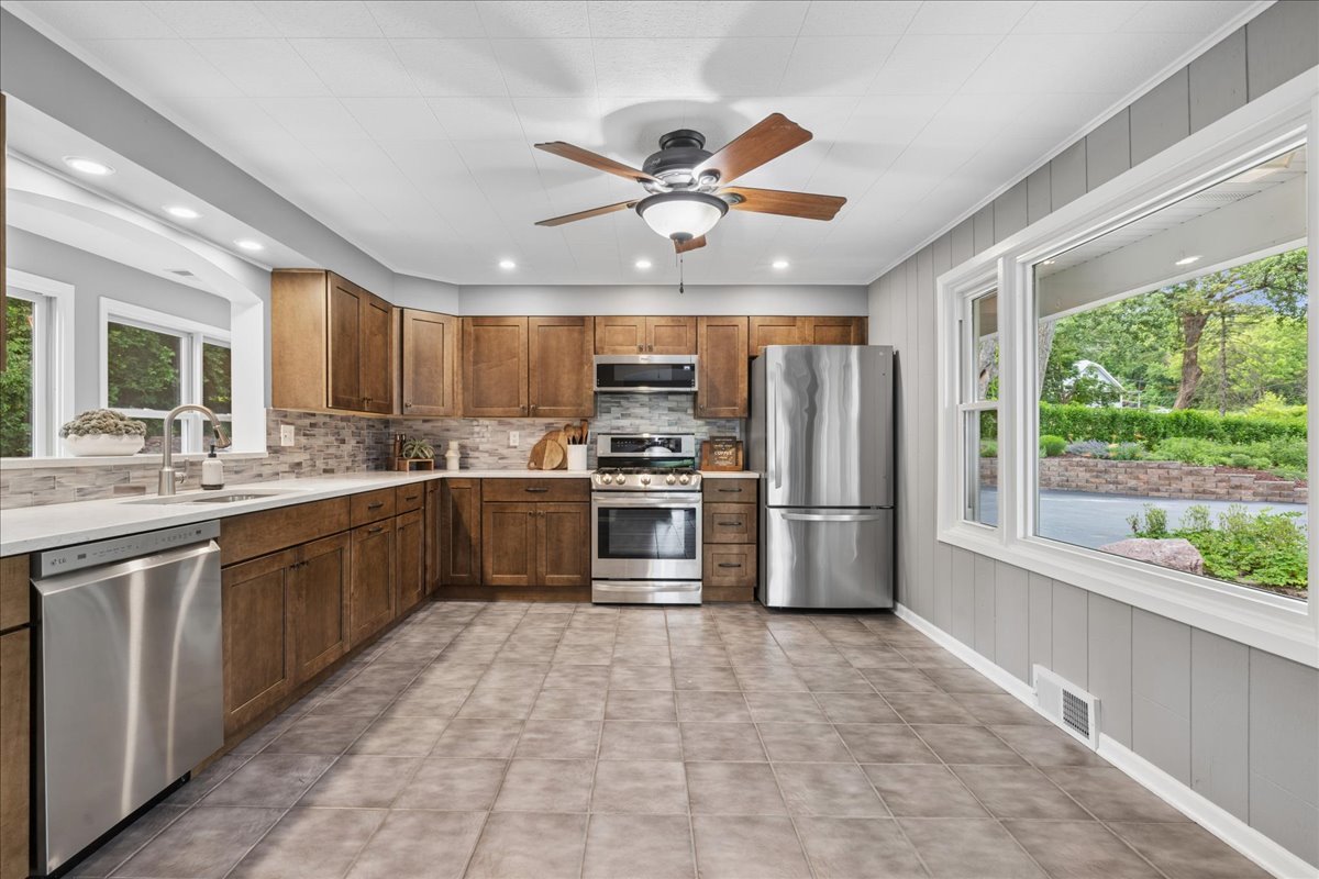 166 Mohawk Trail