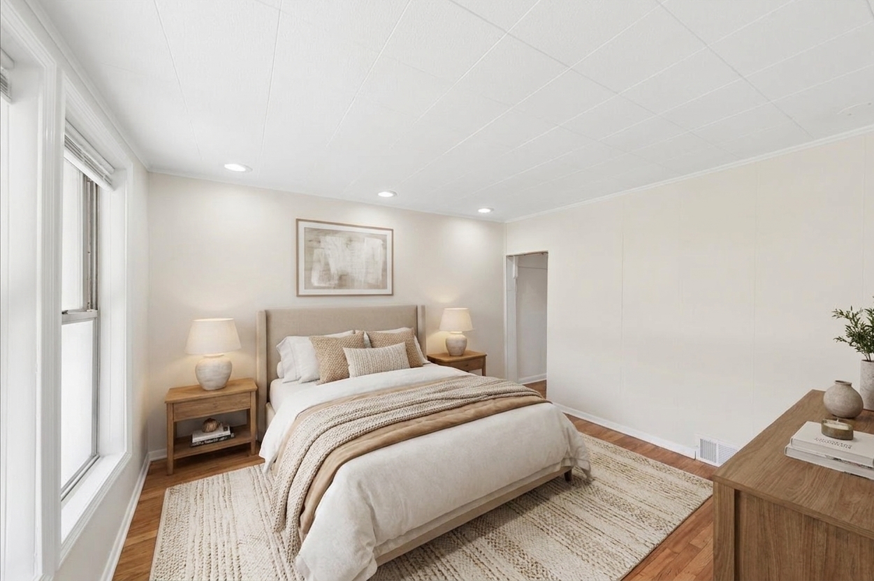 2044 N Newland Avenue Unit: 1