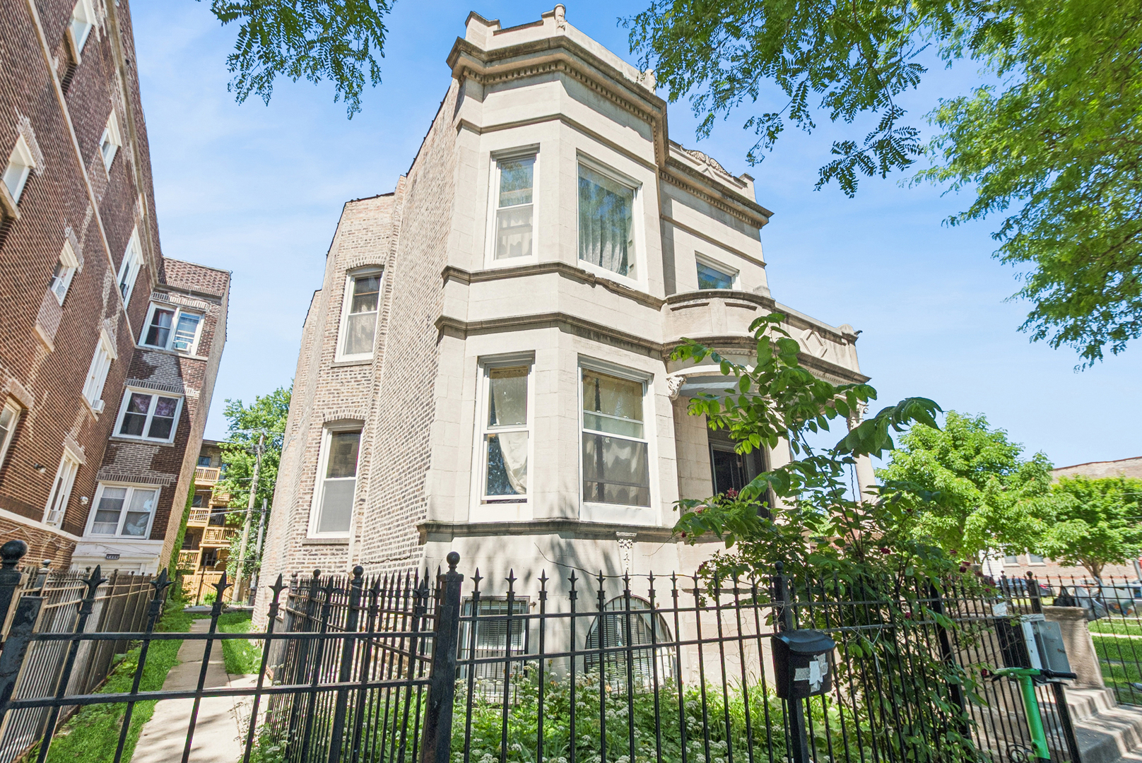 1404 S Hamlin Avenue Unit: G