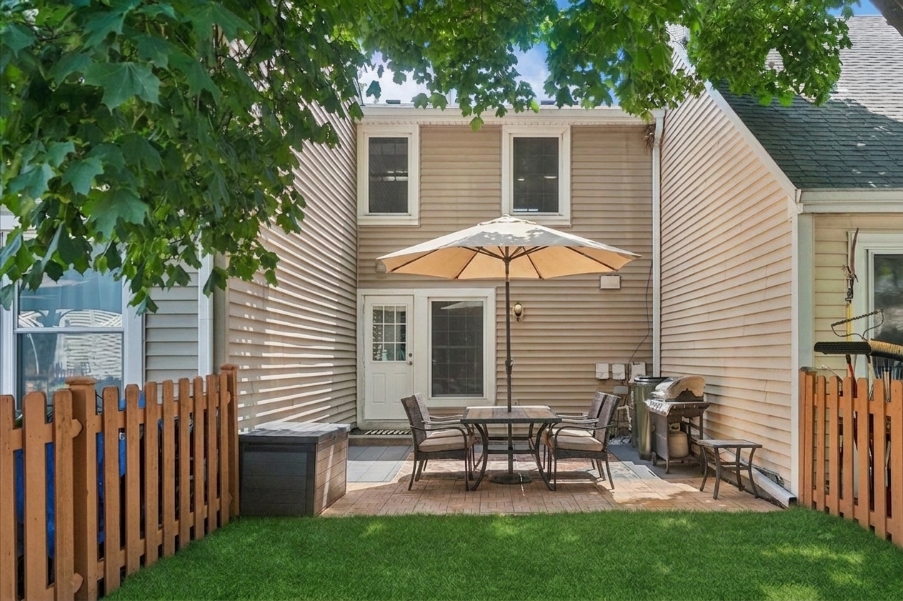 7635 Manchester Manor