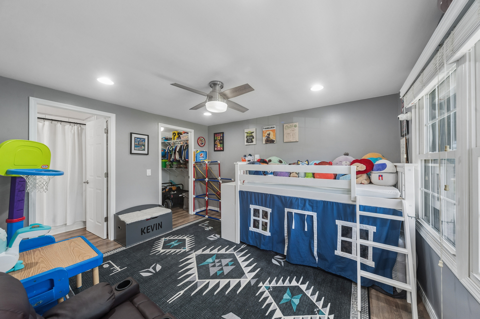 7635 Manchester Manor