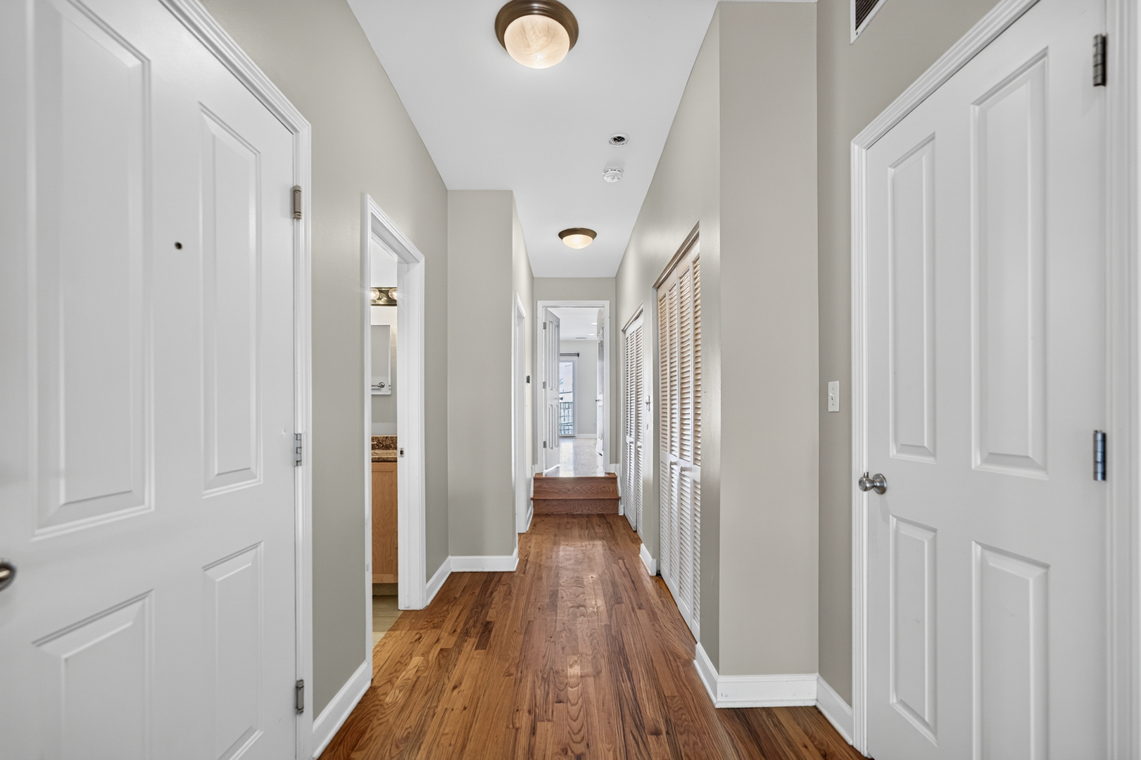 2633 W Belmont Avenue Unit: 2
