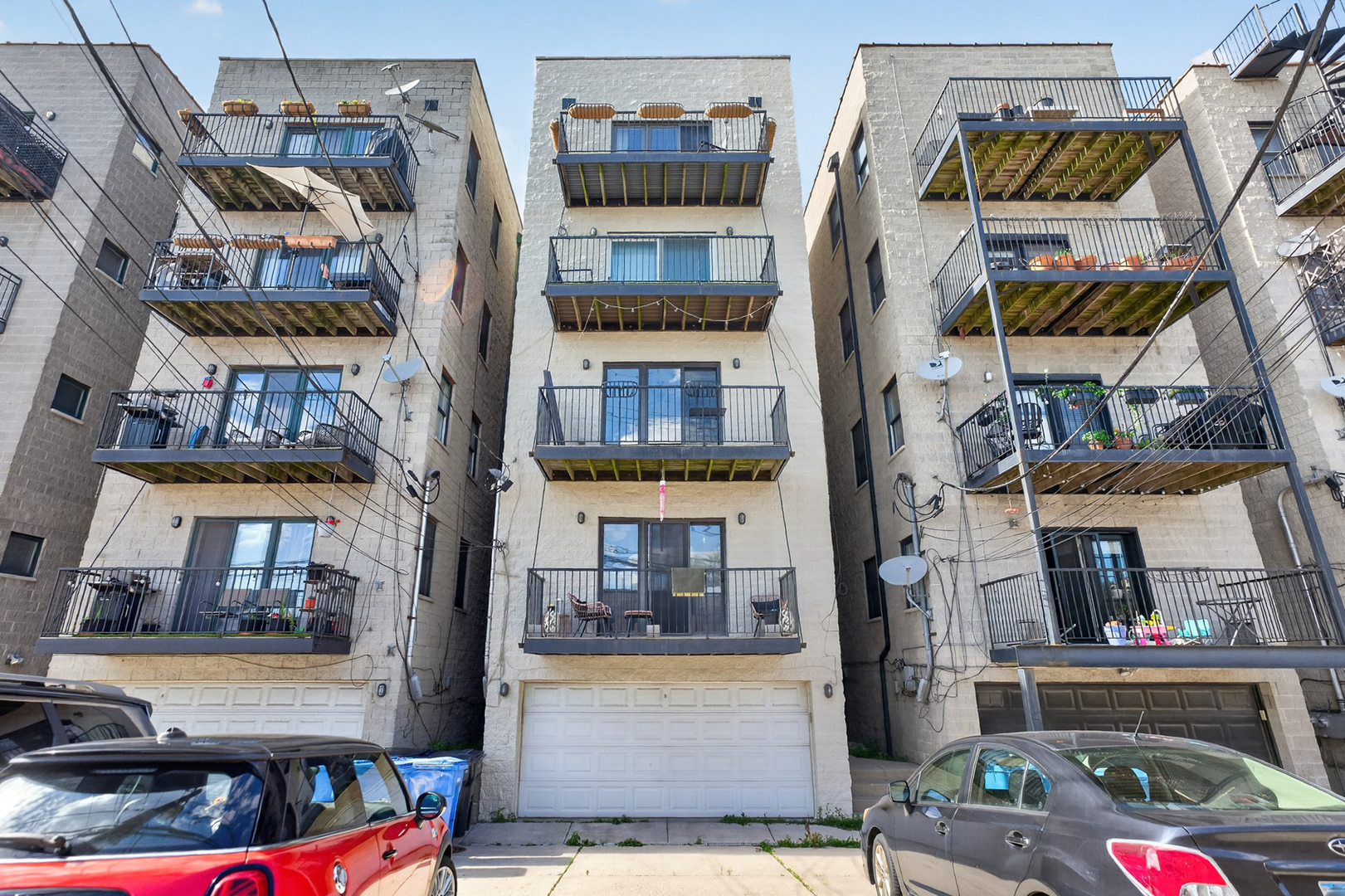 2633 W Belmont Avenue Unit: 2