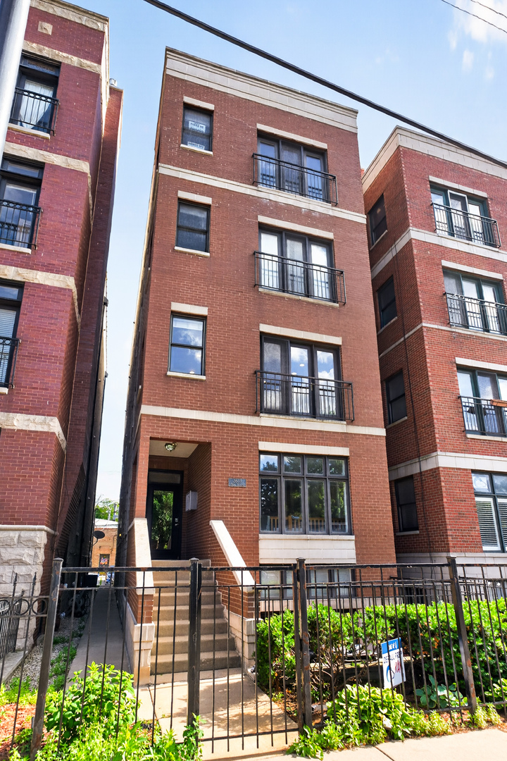 2633 W Belmont Avenue Unit: 2