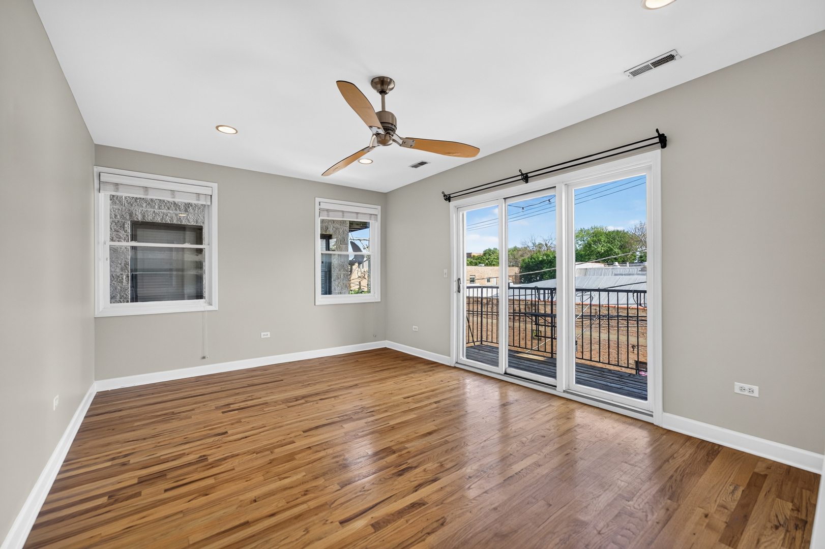 2633 W Belmont Avenue Unit: 2