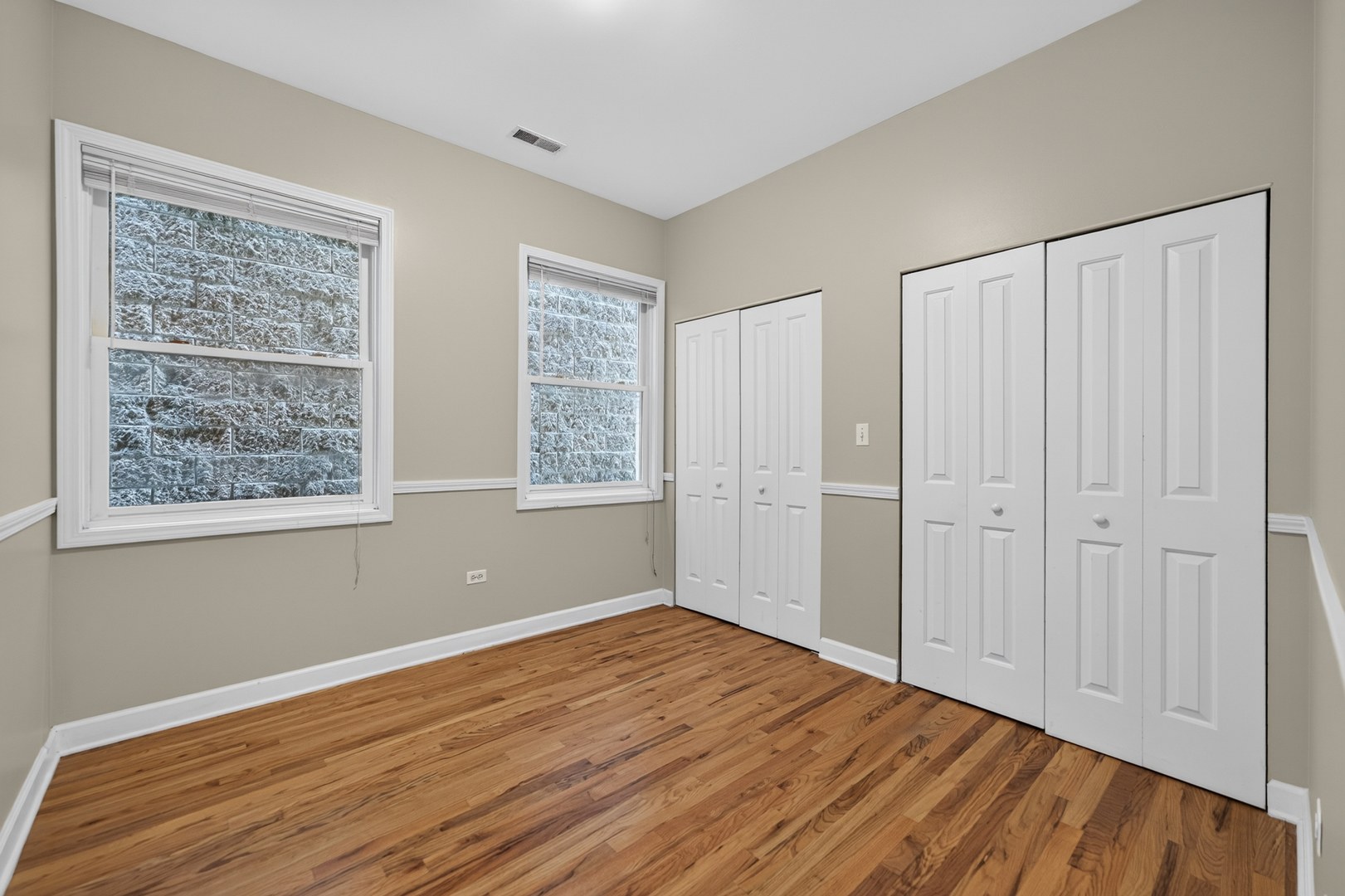 2633 W Belmont Avenue Unit: 2