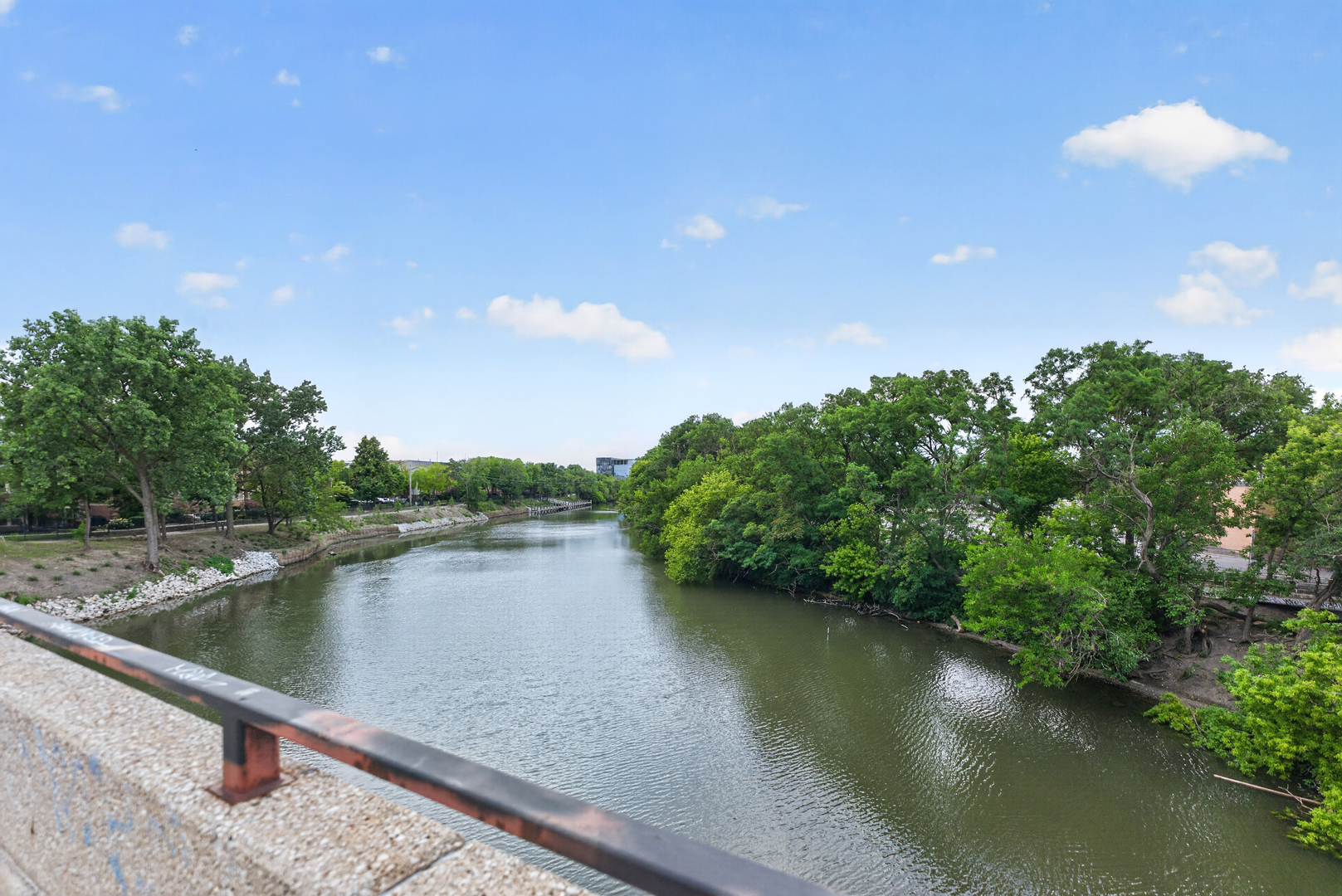 2633 W Belmont Avenue Unit: 2