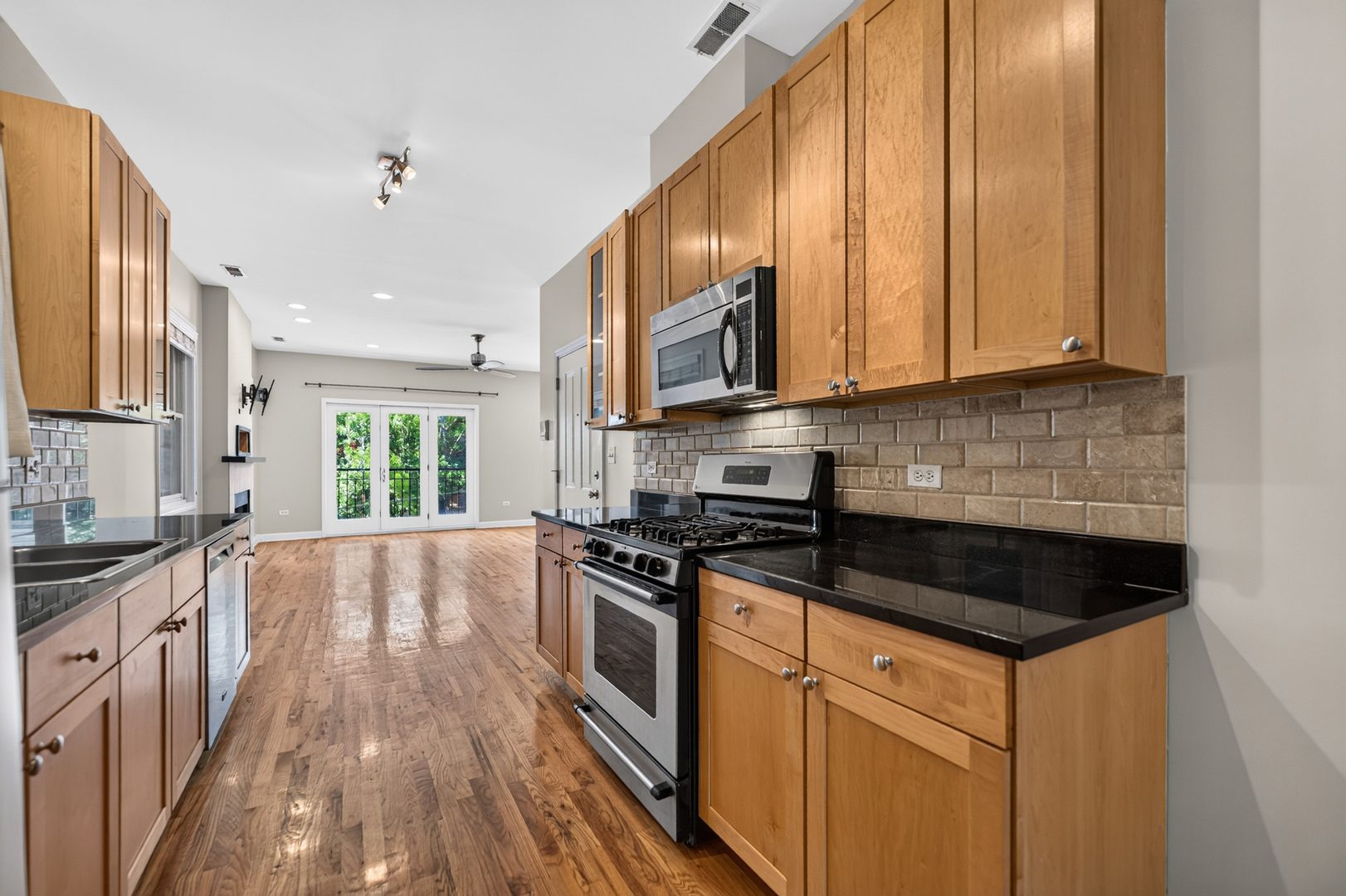 2633 W Belmont Avenue Unit: 2