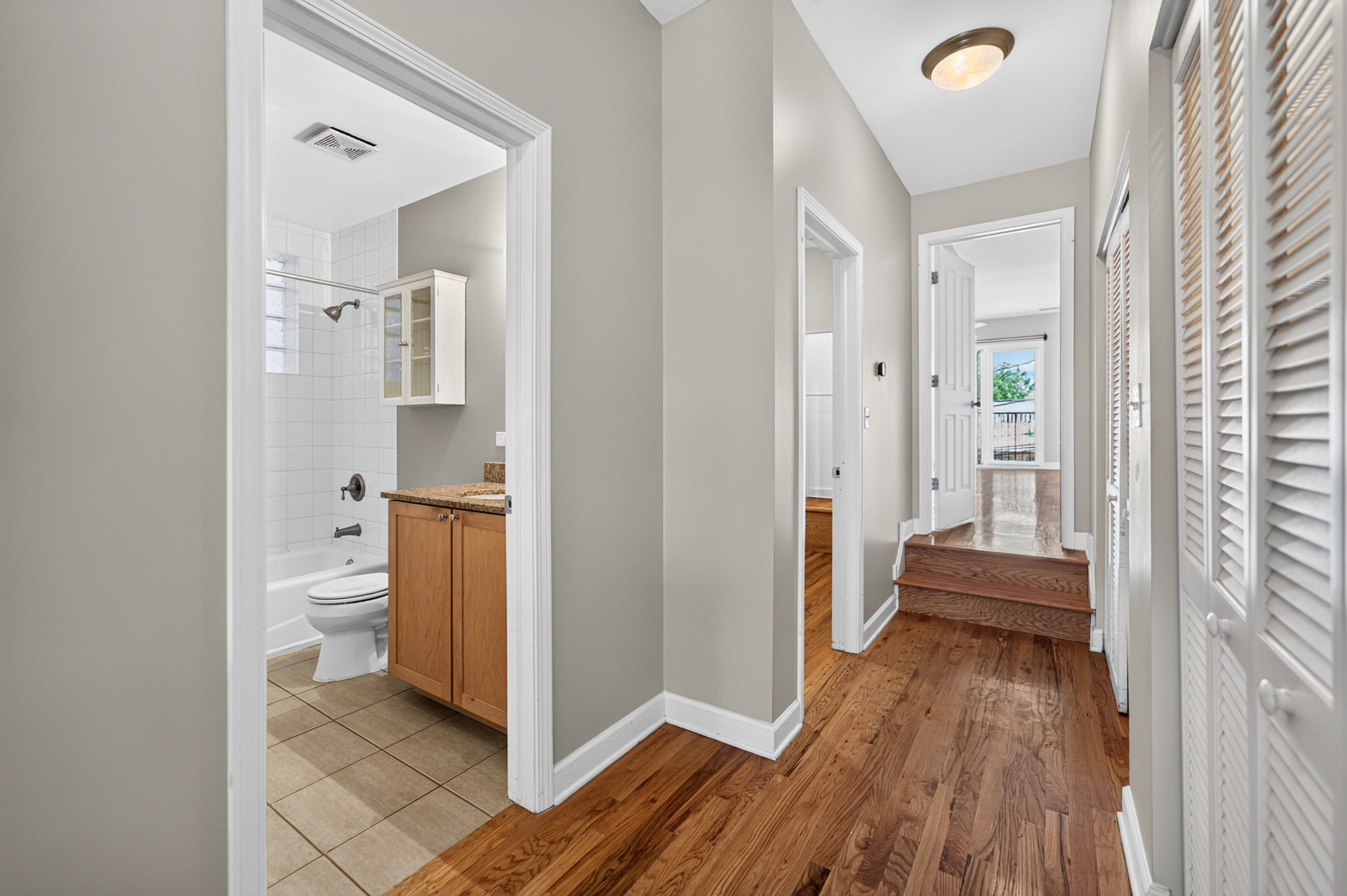 2633 W Belmont Avenue Unit: 2