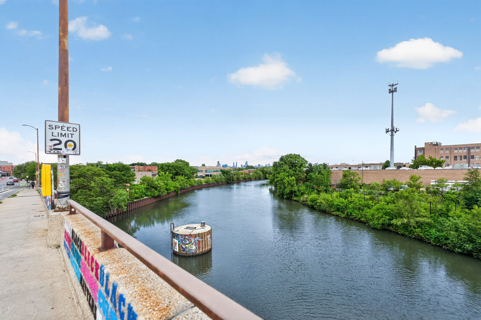 2633 W Belmont Avenue Unit: 2