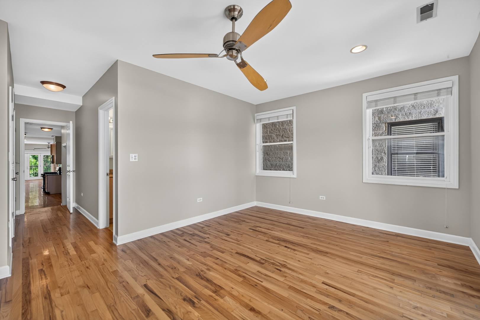 2633 W Belmont Avenue Unit: 2