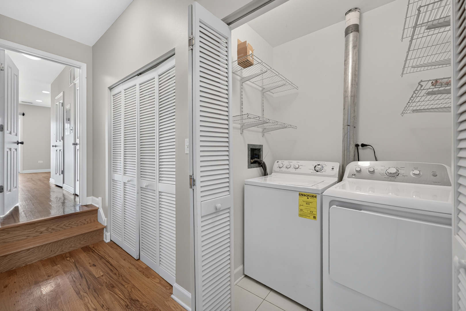 2633 W Belmont Avenue Unit: 2