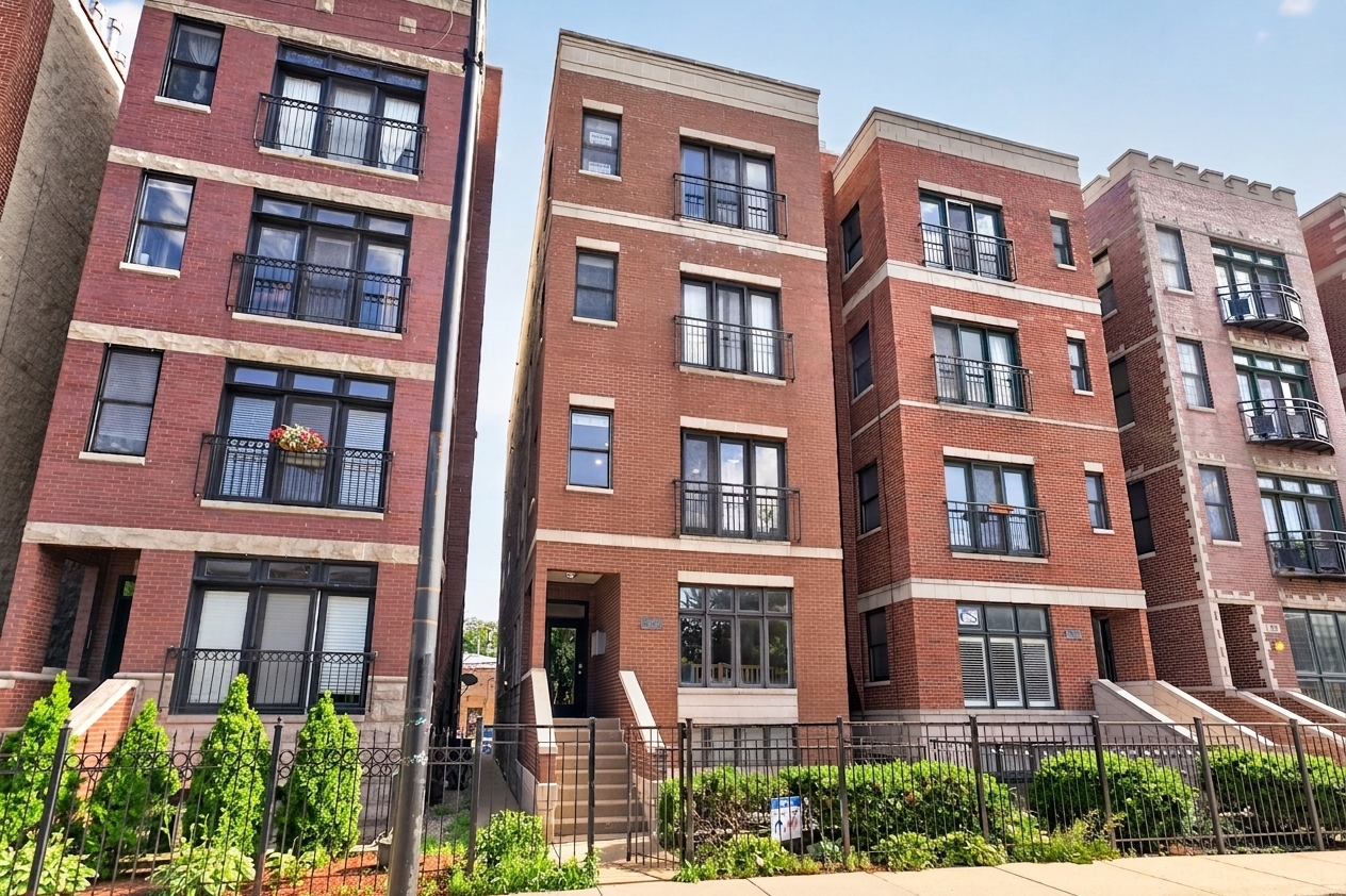 2633 W Belmont Avenue Unit: 2