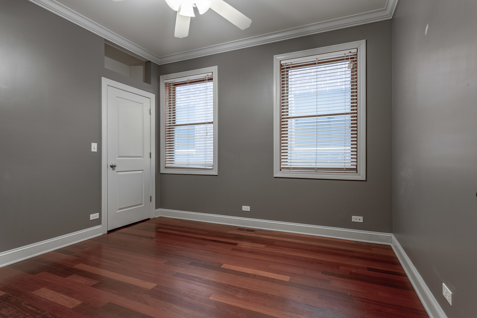 1126 W Fullerton Avenue Unit: 2