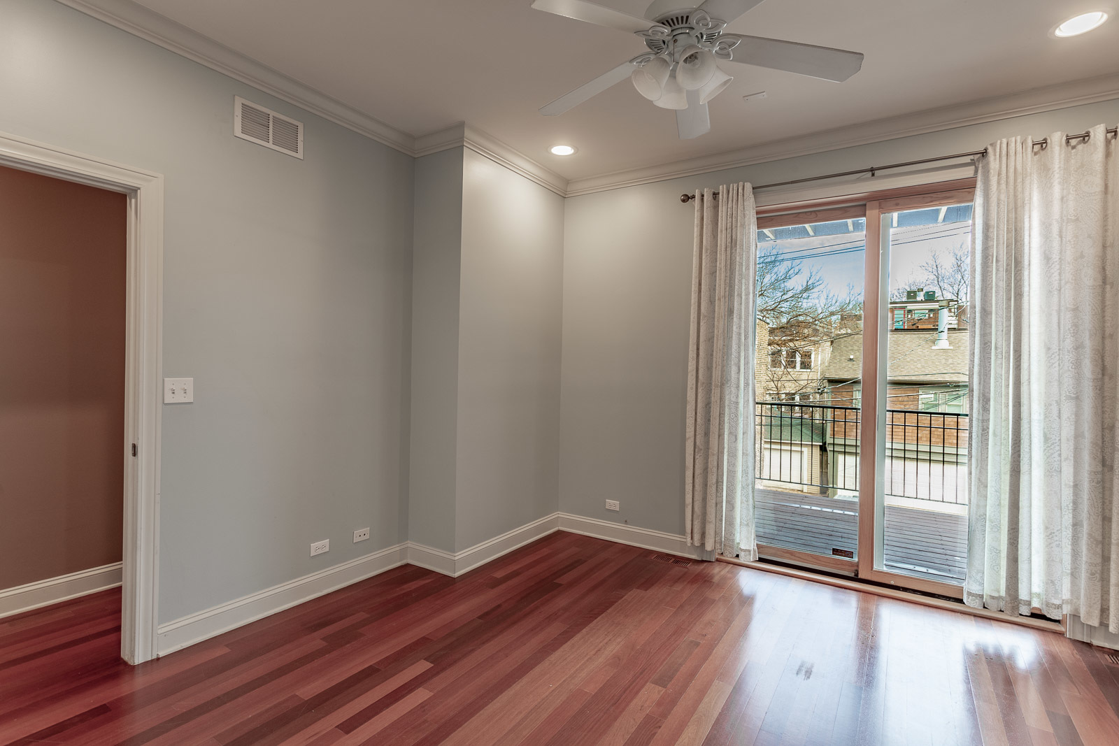 1126 W Fullerton Avenue Unit: 2
