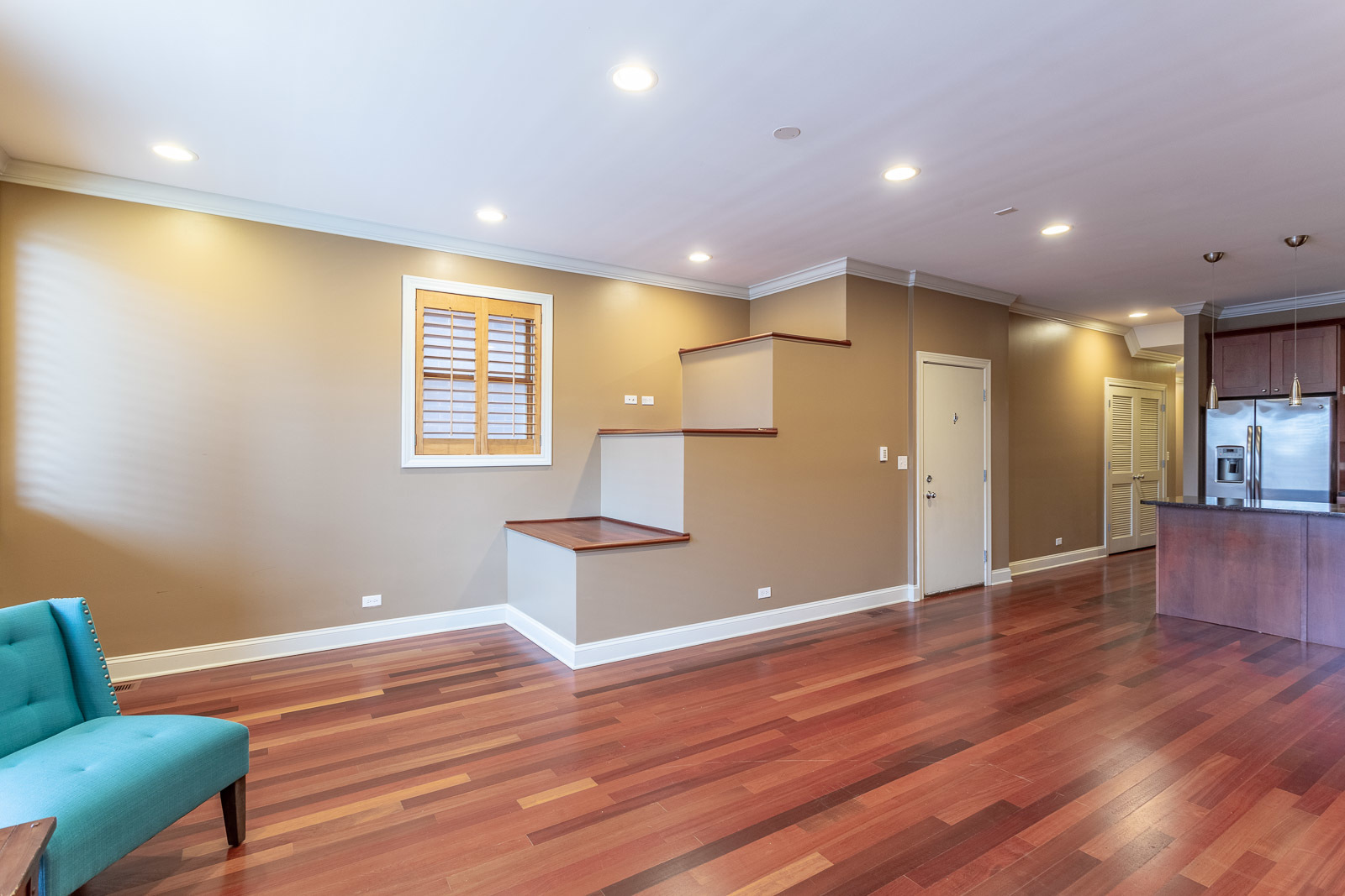 1126 W Fullerton Avenue Unit: 2