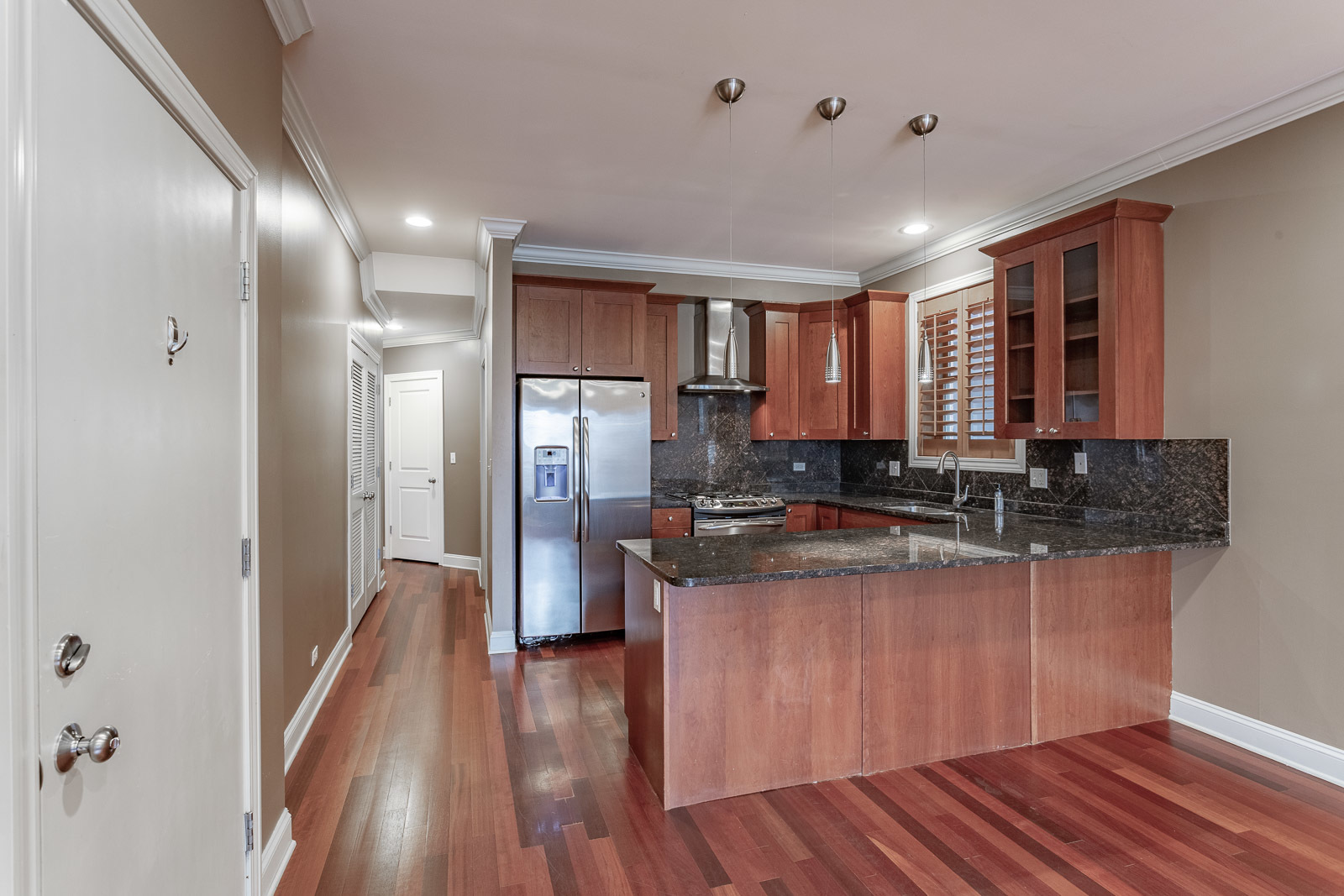 1126 W Fullerton Avenue Unit: 2