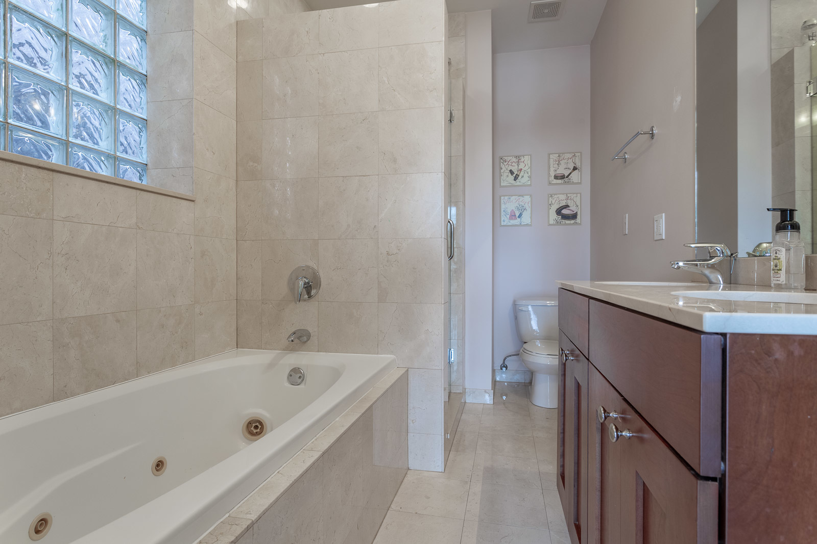 1126 W Fullerton Avenue Unit: 2