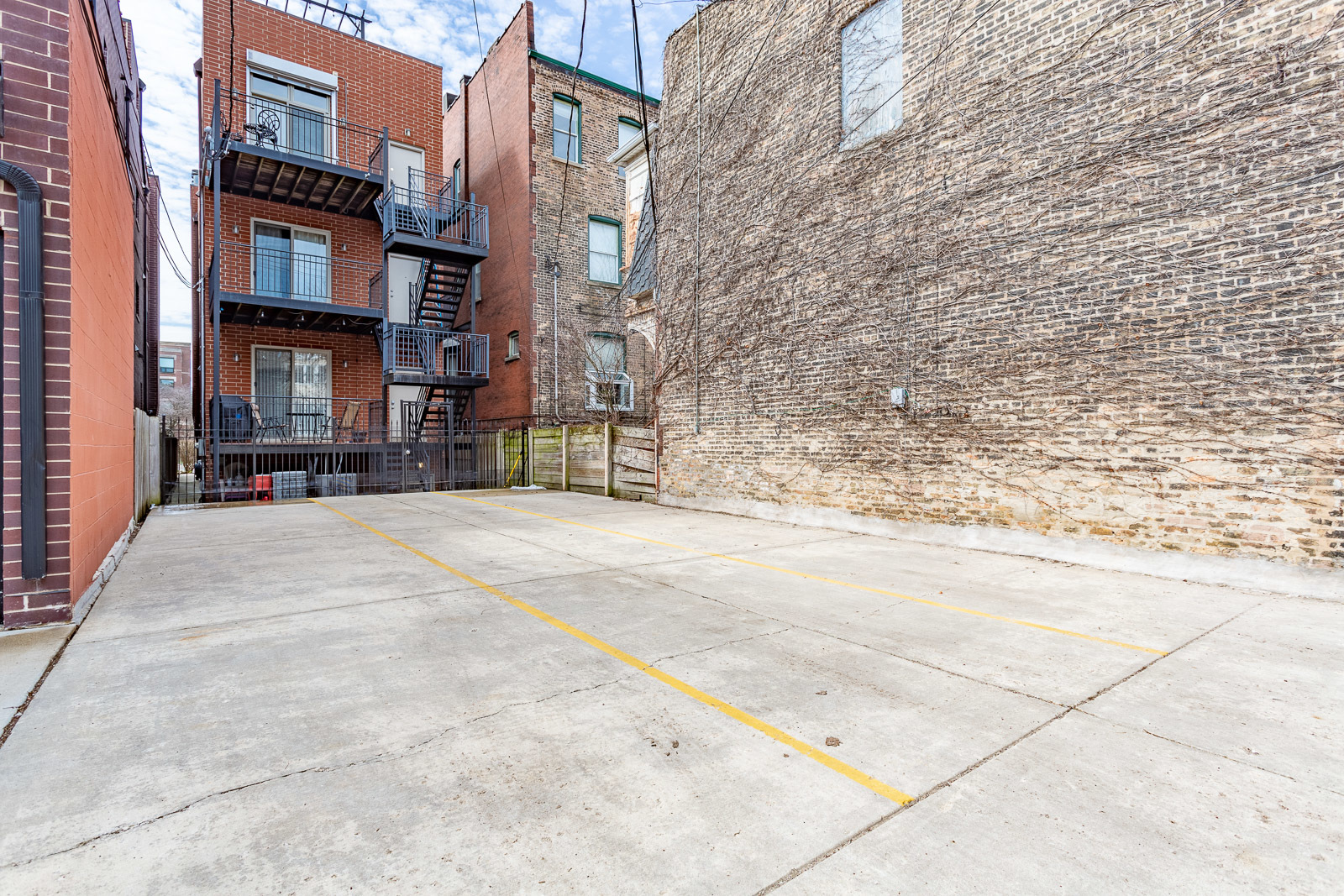 1126 W Fullerton Avenue Unit: 2