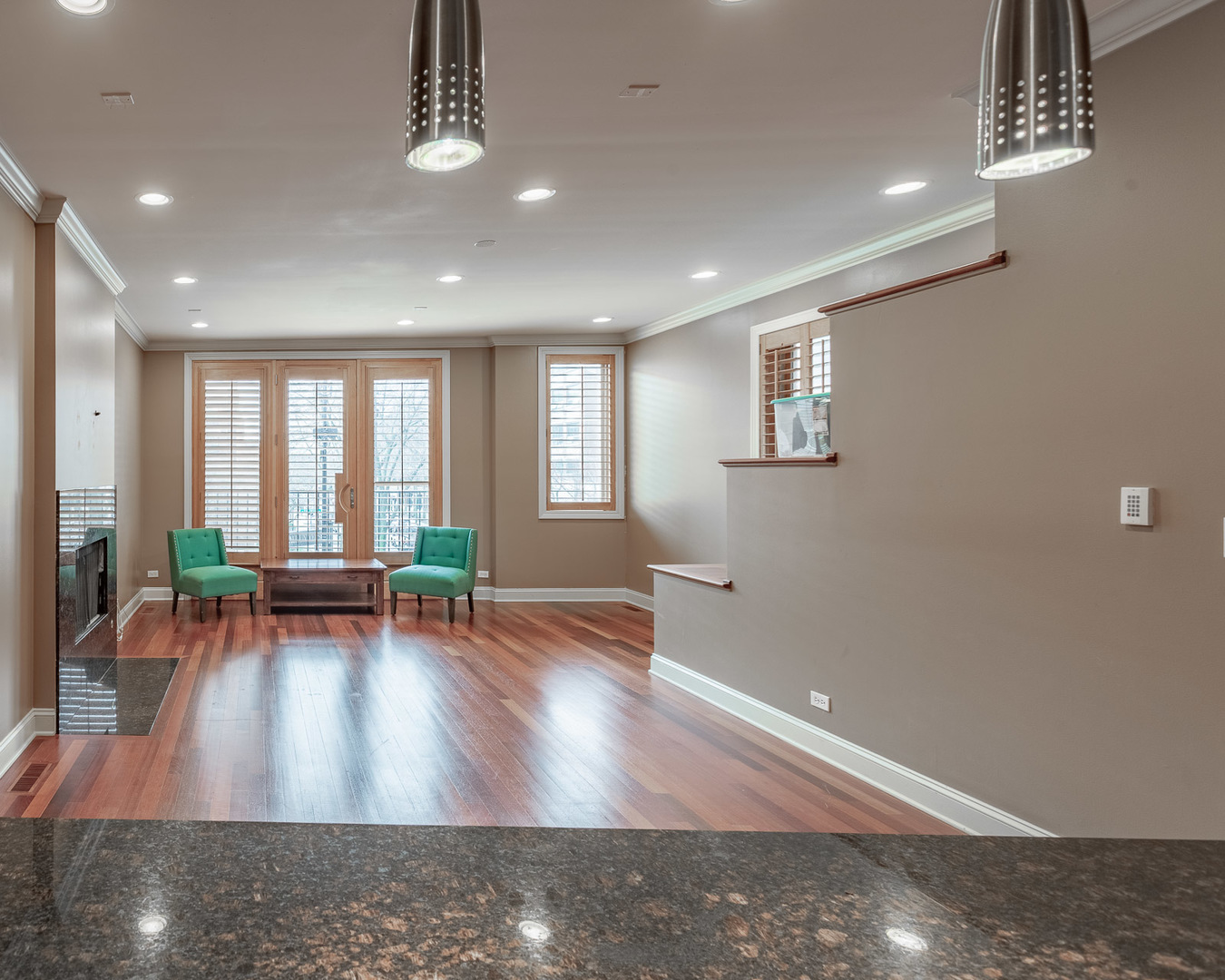 1126 W Fullerton Avenue Unit: 2