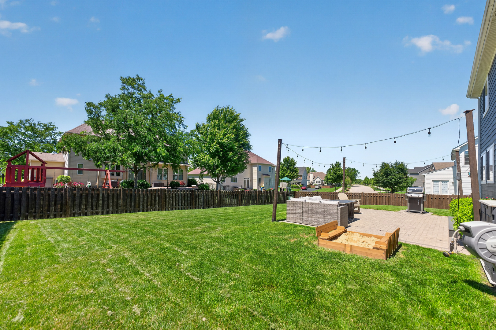 162 Hibiscus Lane
