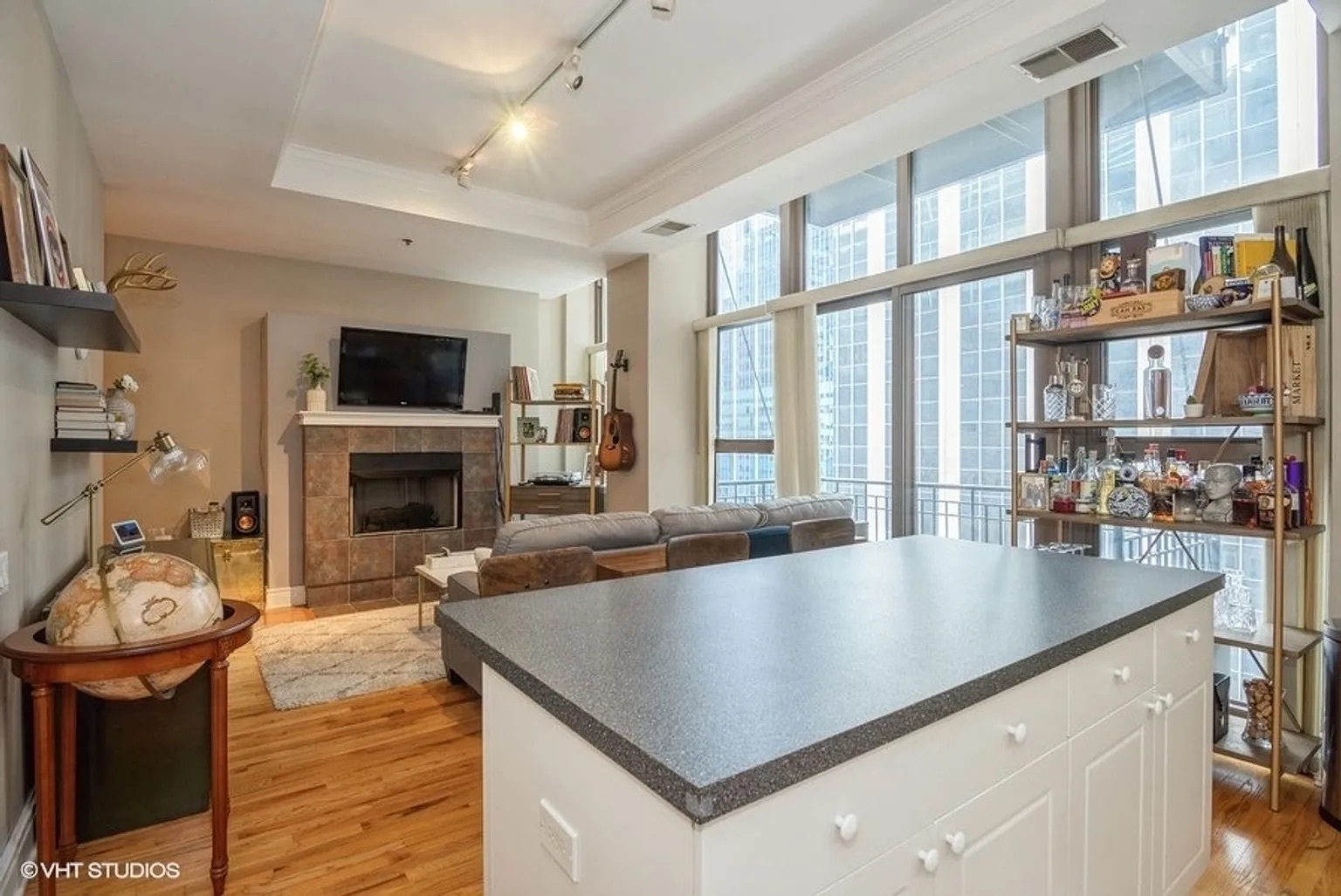 212 W Washington Street Unit: 1406