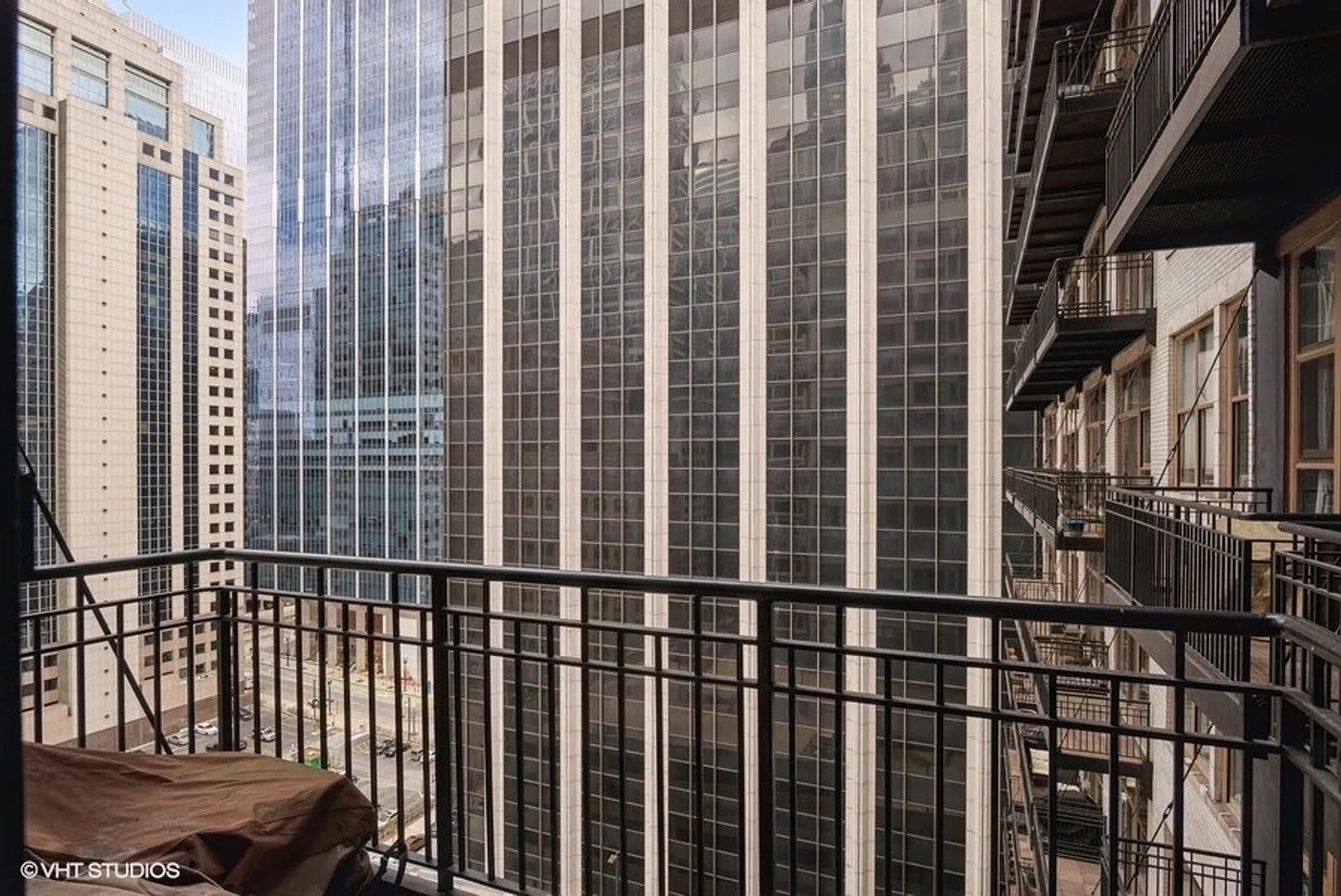 212 W Washington Street Unit: 1406
