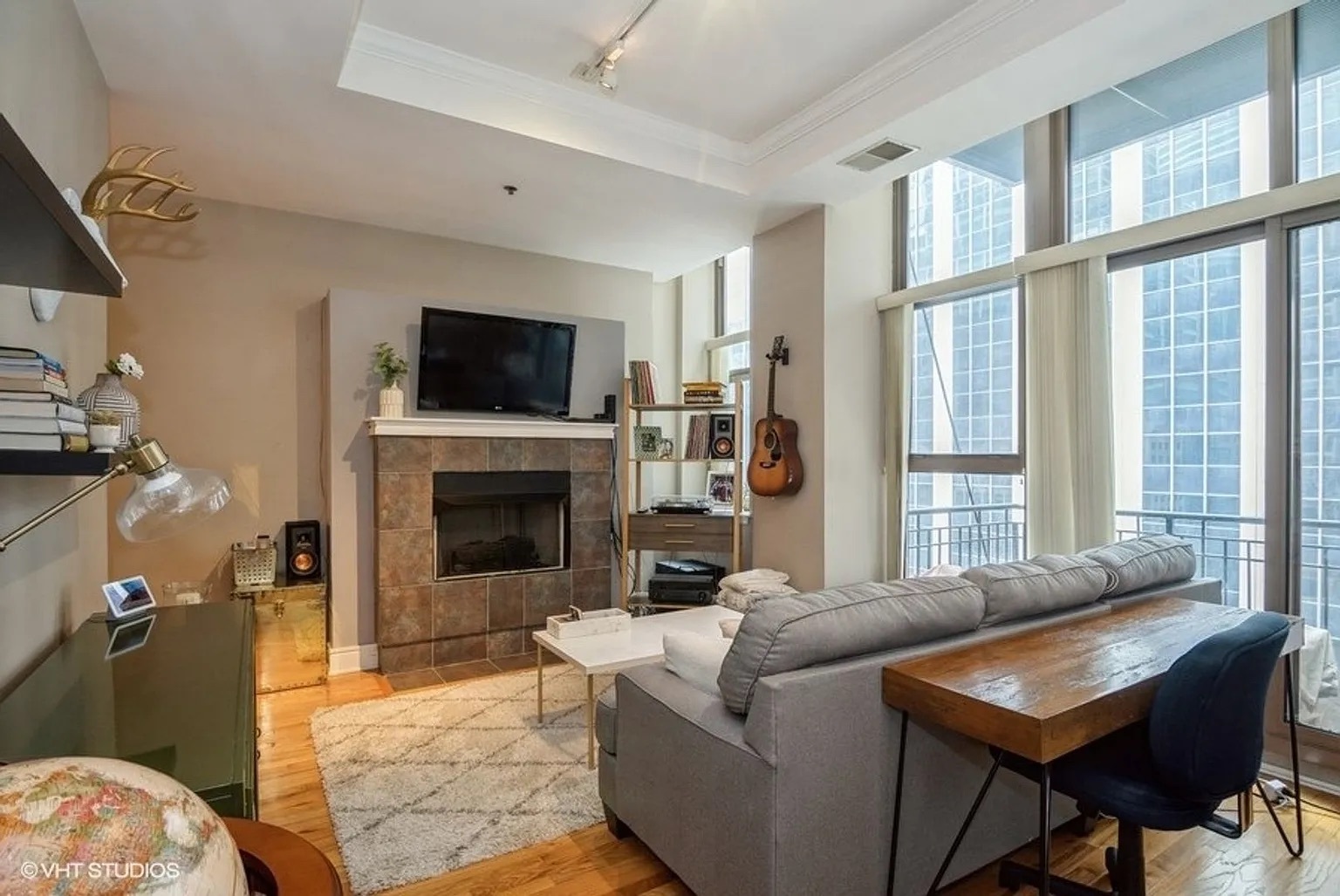 212 W Washington Street Unit: 1406