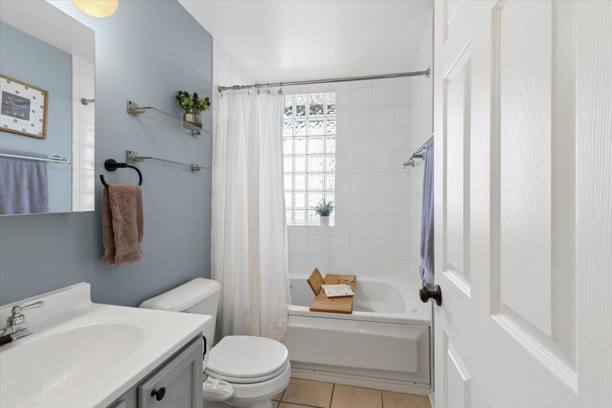 4307 N Troy Street Unit: 2