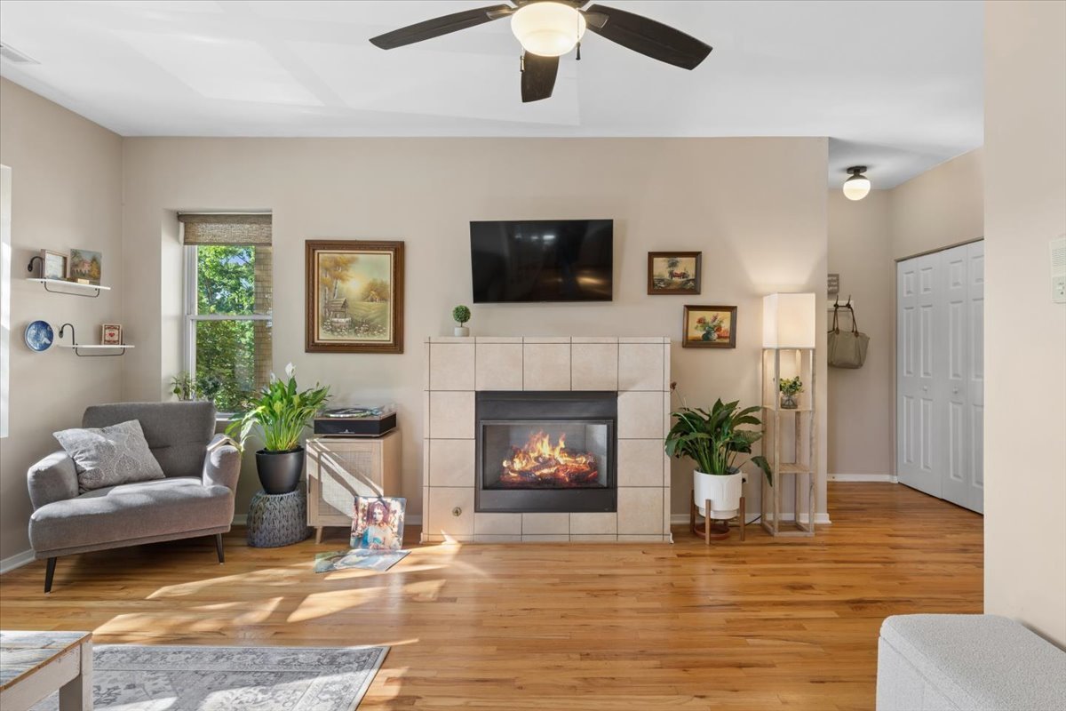 4307 N Troy Street Unit: 2