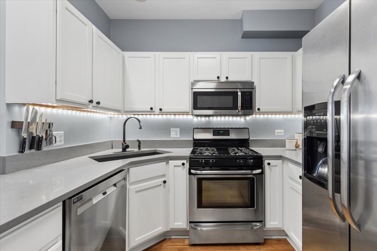 4307 N Troy Street Unit: 2