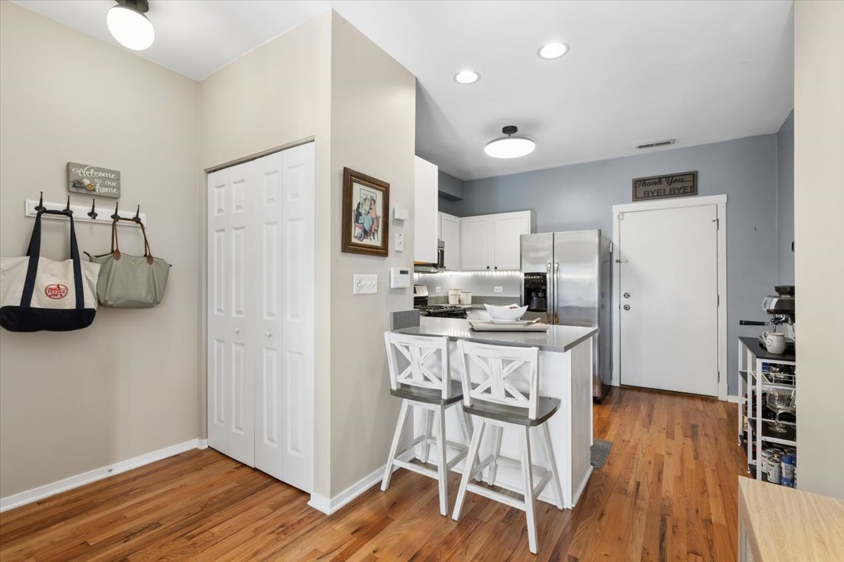 4307 N Troy Street Unit: 2