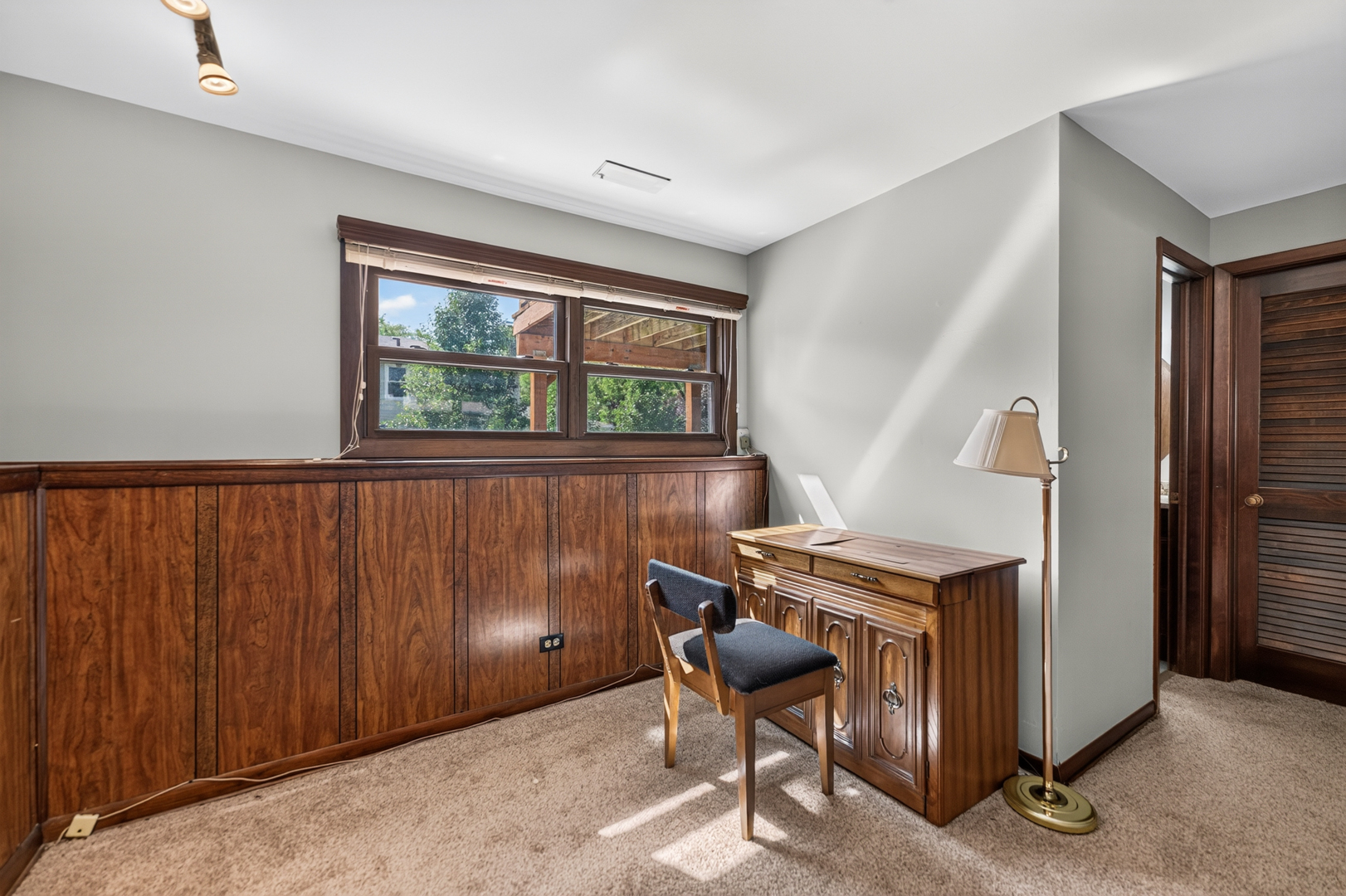 713 N Elm Circle