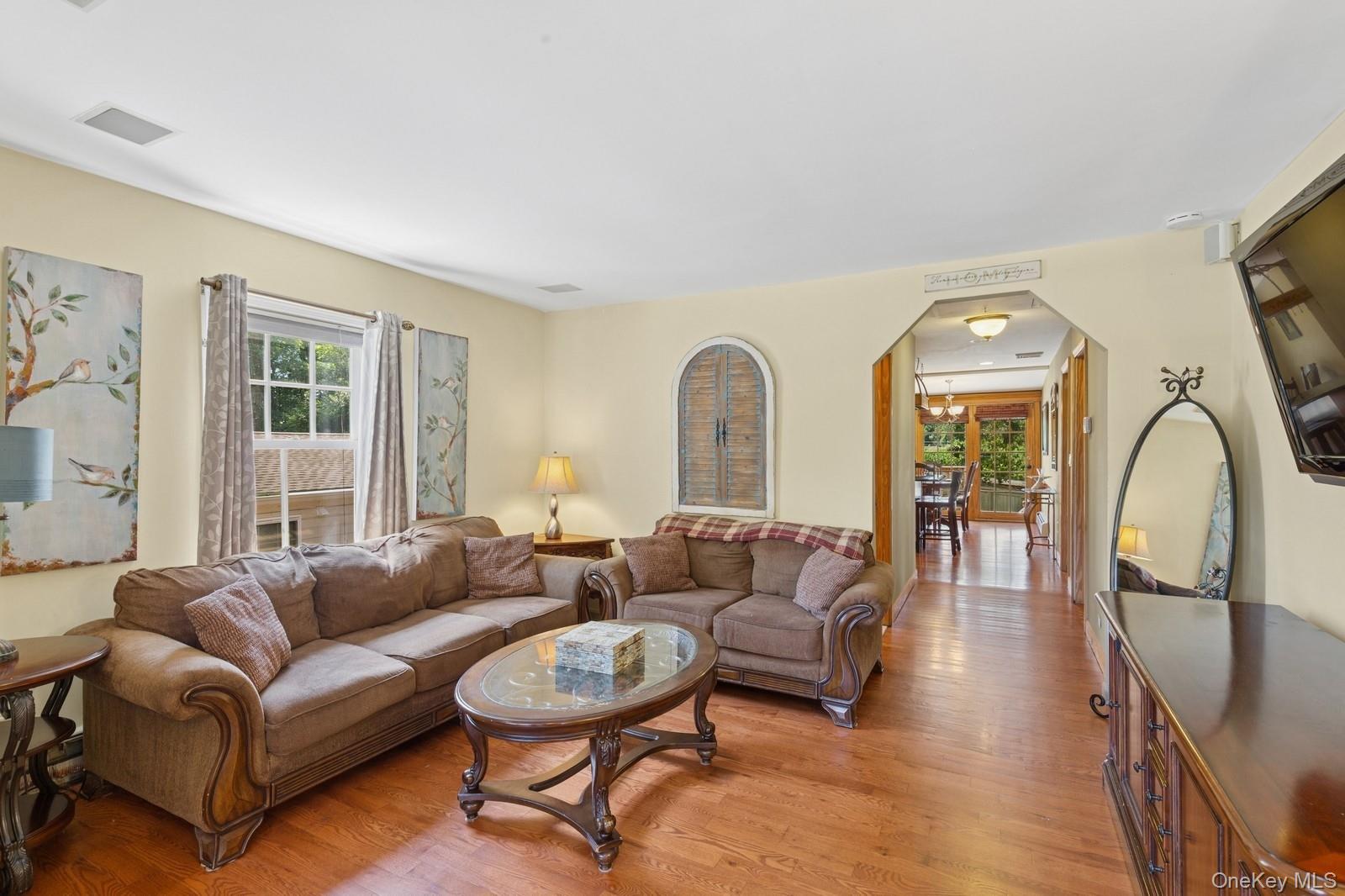 66 Lynbrook Drive