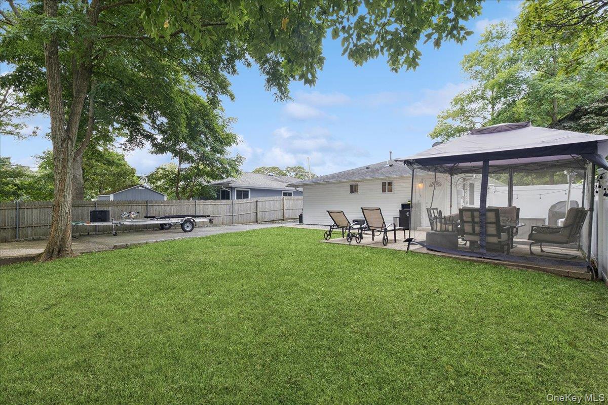 7 Pine Tree Drive
