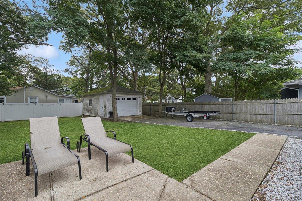 7 Pine Tree Drive