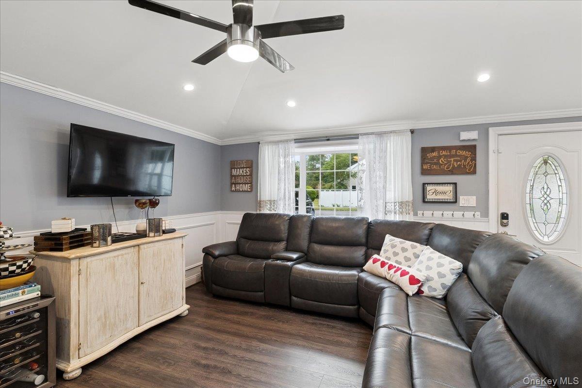 7 Pine Tree Drive