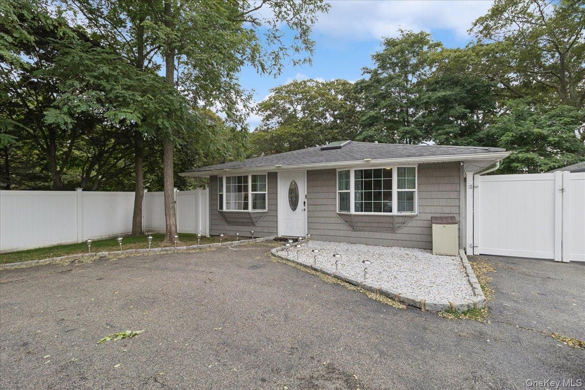 7 Pine Tree Drive