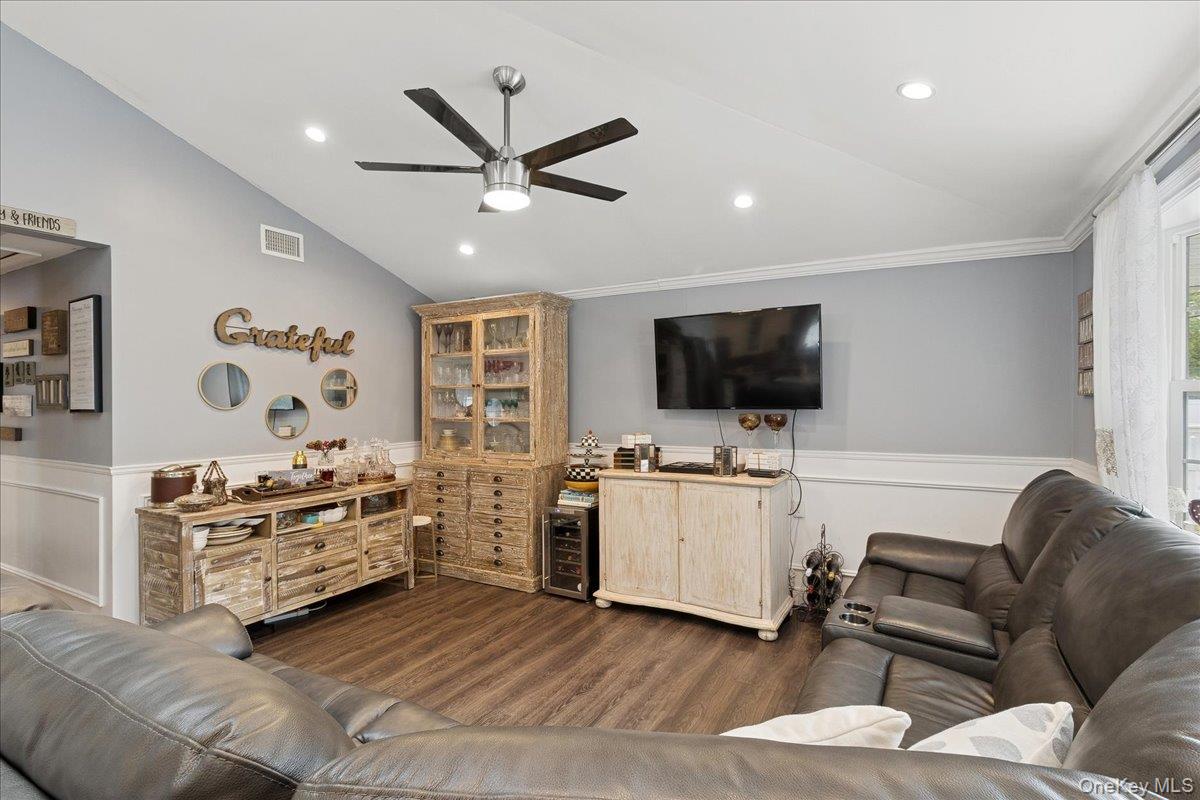 7 Pine Tree Drive