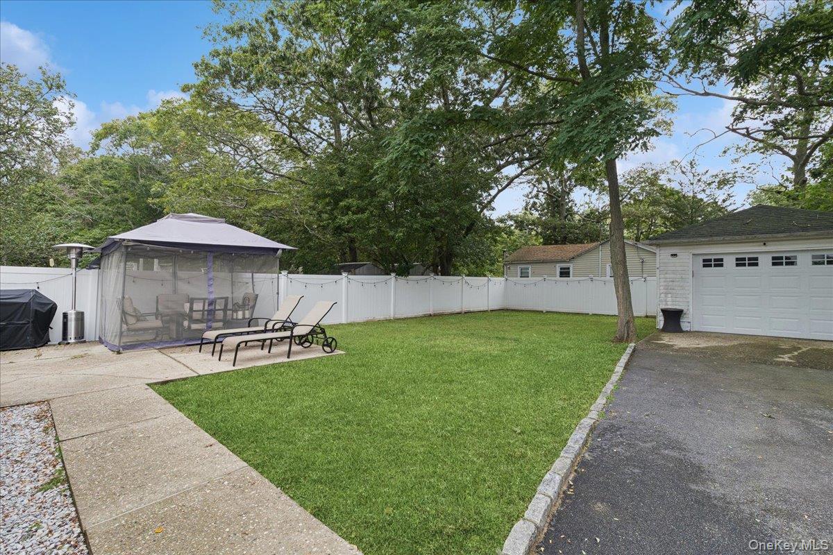 7 Pine Tree Drive