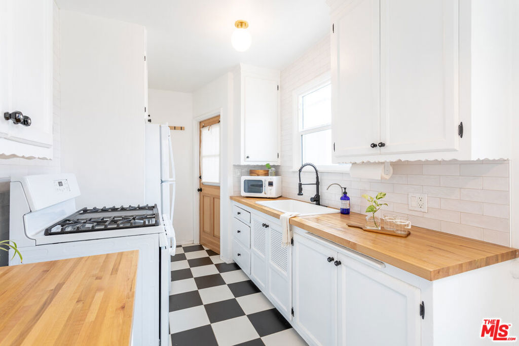 3036 S Virginia Road Unit: 2