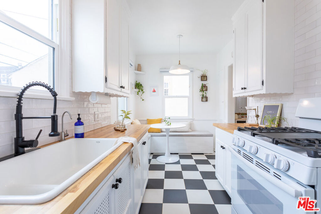 3036 S Virginia Road Unit: 2