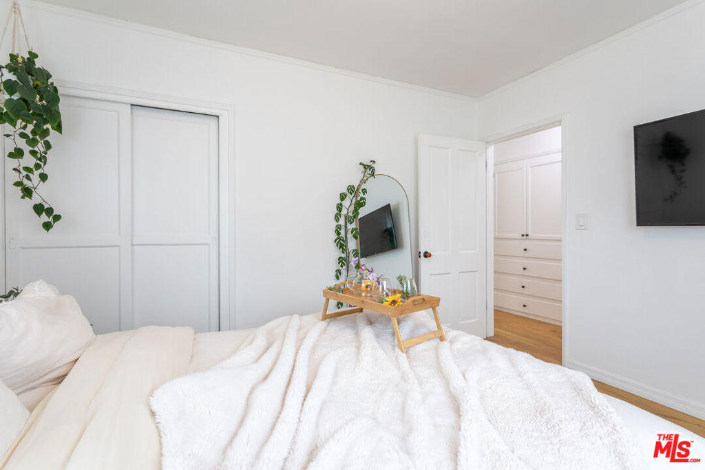 3036 S Virginia Road Unit: 2