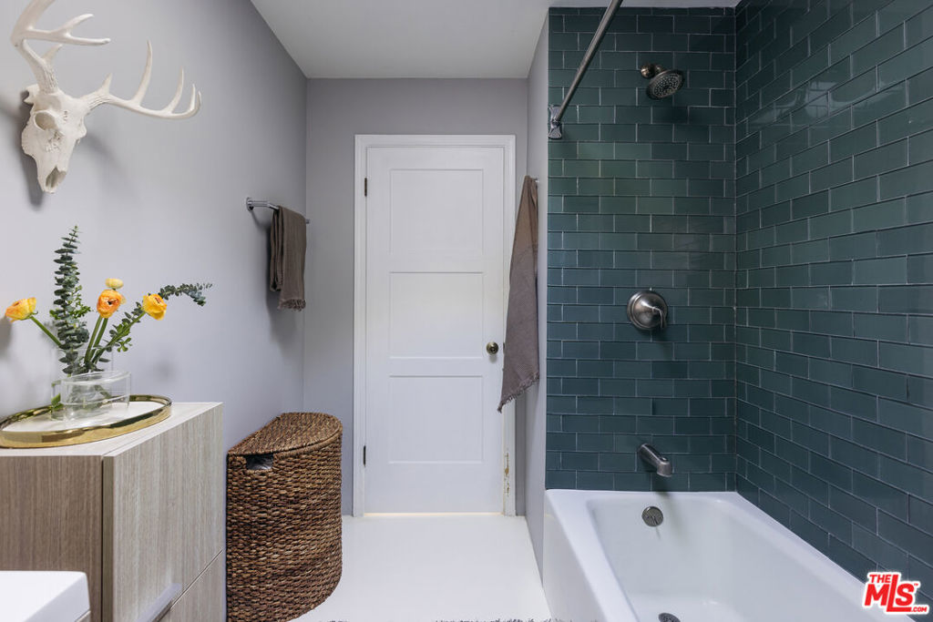 6209 Glen Oak Street