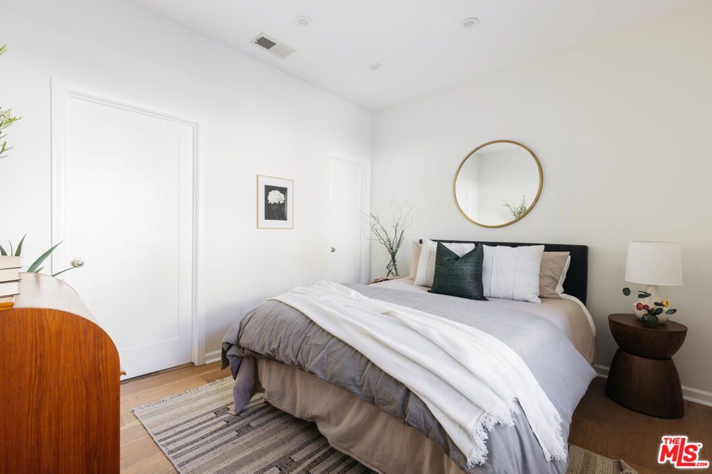 6158 Glen Oak Street