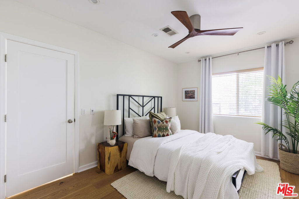 6158 Glen Oak Street