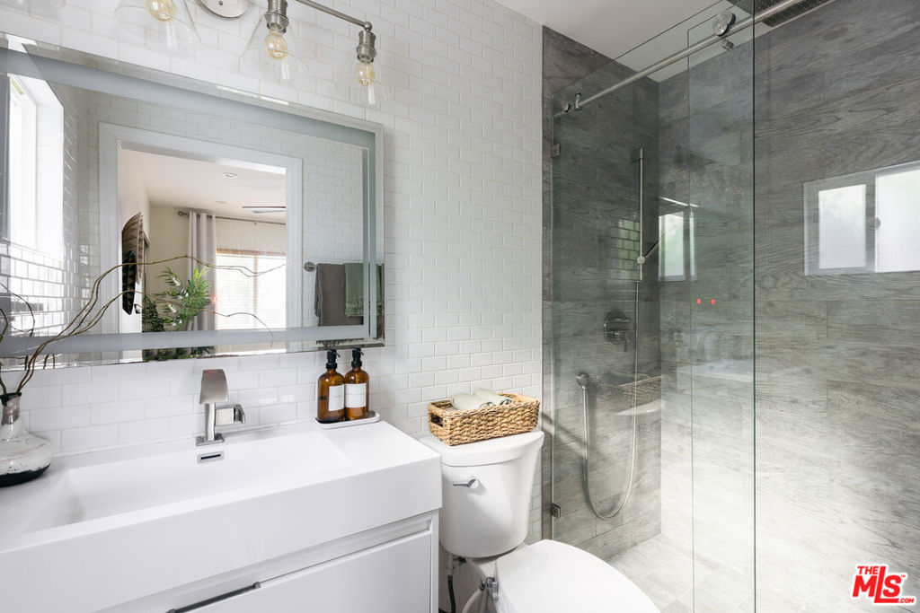 6158 Glen Oak Street