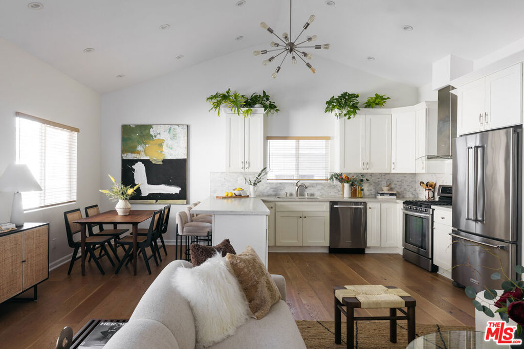 6158 Glen Oak Street