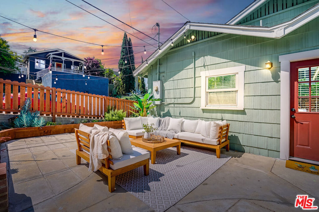 6201 Springvale Drive