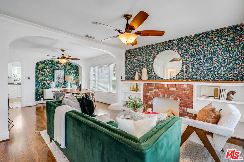 6201 Springvale Drive